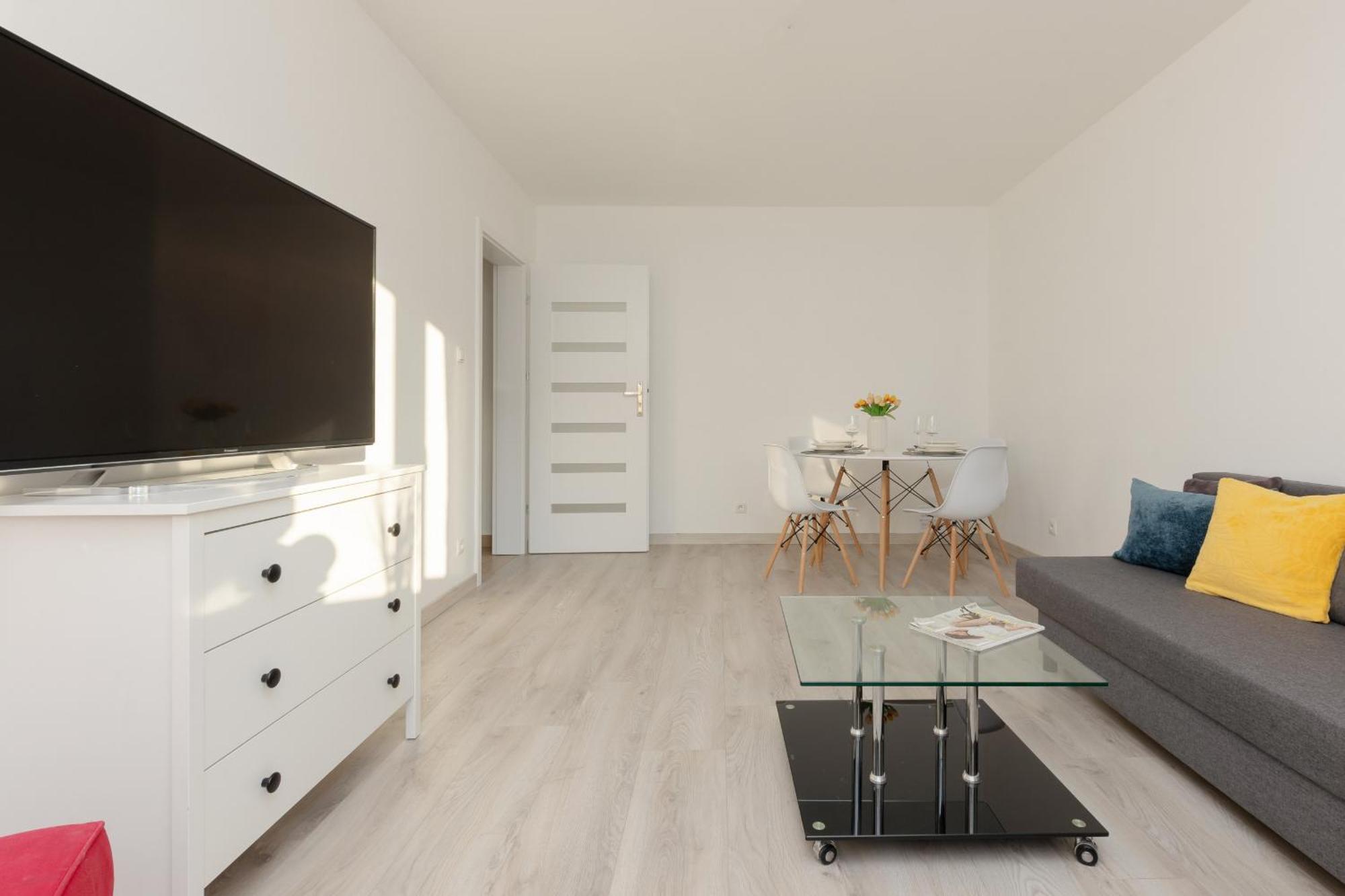 Kopcinskiego Bright & Spacious Apartment Warsaw Ursynow By Noclegi Renters מראה חיצוני תמונה